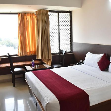 Hotel Pc Residency 迈索尔 外观 照片