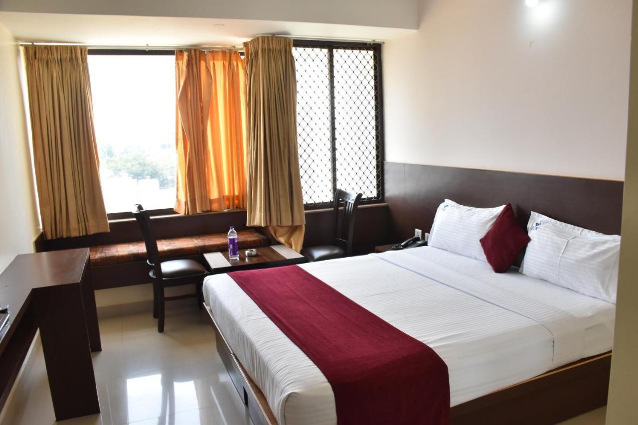 Hotel Pc Residency 迈索尔 外观 照片