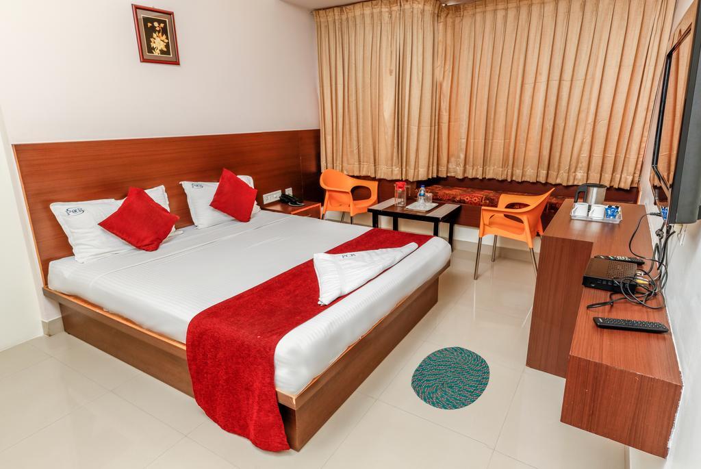Hotel Pc Residency 迈索尔 外观 照片